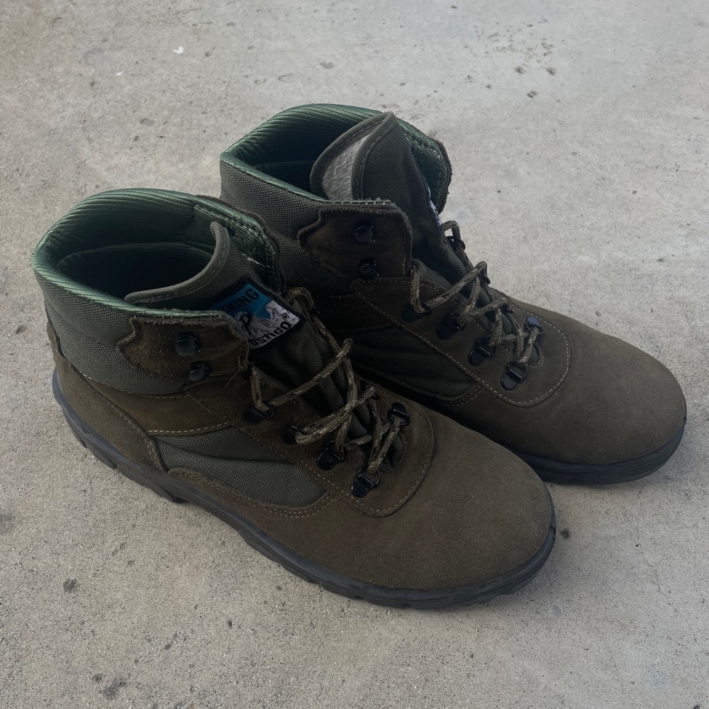 Posting Trekking Hiking Boot - image 1